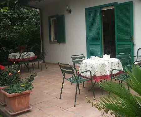 Scimmia Ferienhaus Scauri (Lazio)